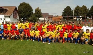 Echipa Academiei de Rugby si selectionata Transilvaniei inaintea meciului-test.