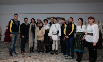 Rugbystii la Expozitia 3 culori la Muzeul National al Taranului Roman