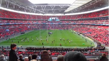 83.889 de spectatori au asistat pe Wembley la meci – record mondial pentru un meci de club.