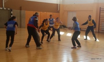 Curs de mini-rugby sustinut la Sfantu Gheorghe pentru profesorii de tag rugby.