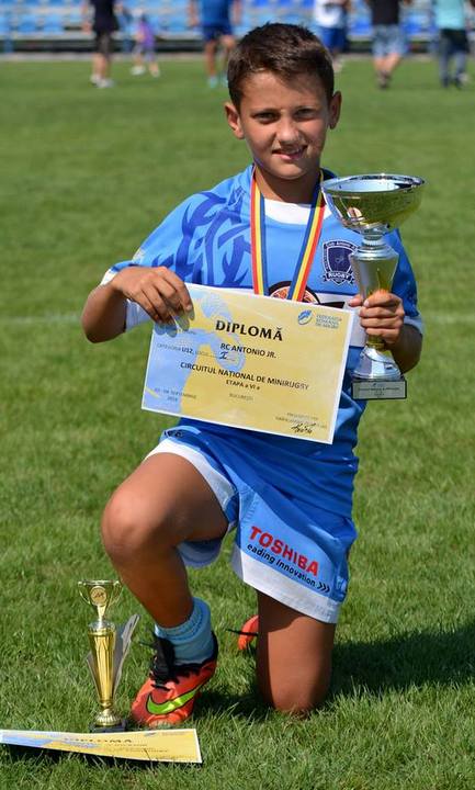 Stefan Cojocariu a fost desemnat "Cel mai tehnic jucator" al CN MiniRugby la U12.