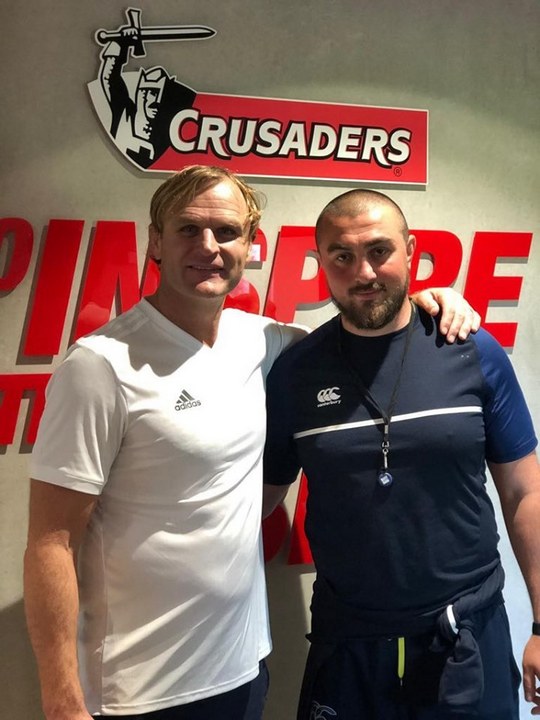 Lasha si Scot Robertson, antrenorul principal al celor de la Crusaders